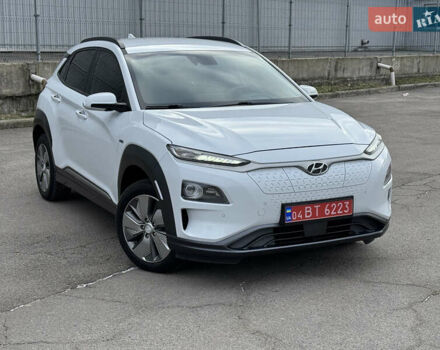 Белый Хендай Kona, объемом двигателя 0 л и пробегом 102 тыс. км за 17500 $, фото 1 на Automoto.ua