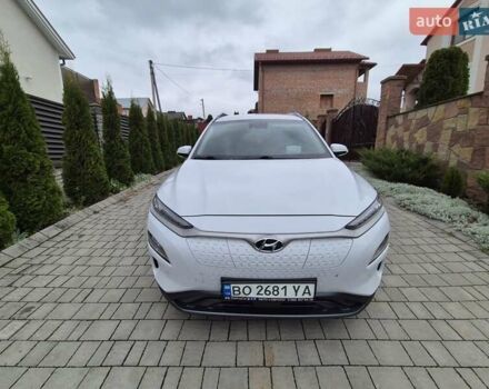 Белый Хендай Kona, объемом двигателя 0 л и пробегом 179 тыс. км за 17000 $, фото 1 на Automoto.ua