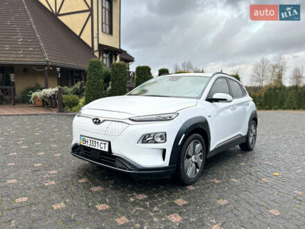 Белый Хендай Kona, объемом двигателя 0 л и пробегом 126 тыс. км за 16999 $, фото 1 на Automoto.ua