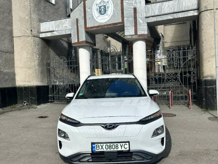 Хендай Kona 2018 в Хмельницком на Automoto.ua Белый Хендай Kona, объемом двигателя 0 л и пробегом 94 тыс. км за 14800 $, фото 1 на Automoto.ua