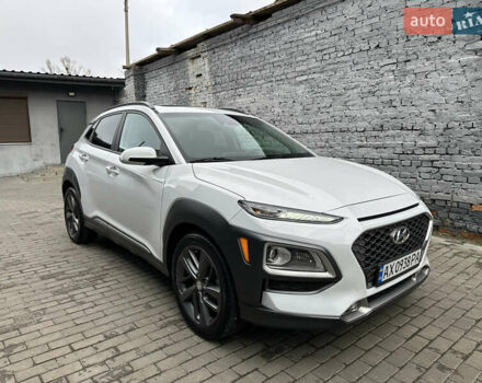 Белый Хендай Kona, объемом двигателя 1.59 л и пробегом 73 тыс. км за 16600 $, фото 1 на Automoto.ua