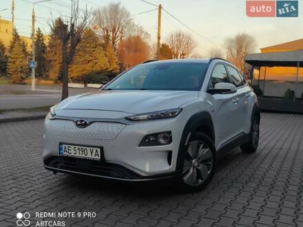 Белый Хендай Kona, объемом двигателя 0 л и пробегом 97 тыс. км за 17999 $, фото 1 на Automoto.ua