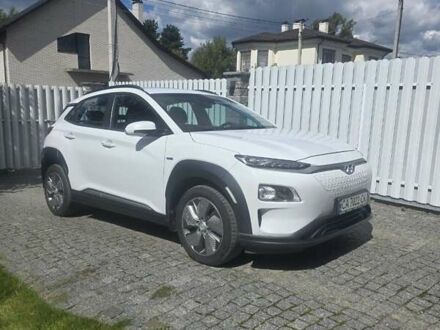 Белый Хендай Kona, объемом двигателя 0 л и пробегом 90 тыс. км за 16500 $, фото 1 на Automoto.ua