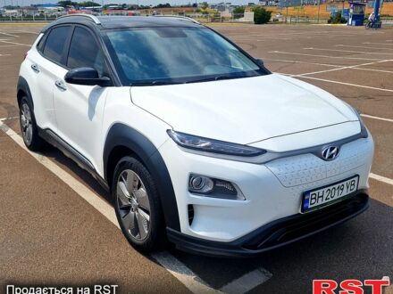 Белый Хендай Kona, объемом двигателя 0 л и пробегом 88 тыс. км за 16800 $, фото 1 на Automoto.ua