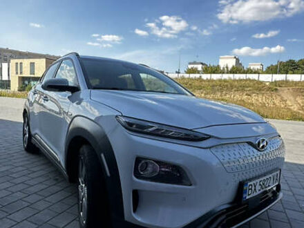Білий Хендай Kona, об'ємом двигуна 0 л та пробігом 116 тис. км за 16900 $, фото 1 на Automoto.ua