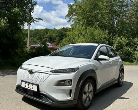 Белый Хендай Kona, объемом двигателя 0 л и пробегом 112 тыс. км за 17500 $, фото 1 на Automoto.ua