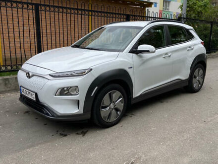 Білий Хендай Kona, об'ємом двигуна 0 л та пробігом 50 тис. км за 17500 $, фото 1 на Automoto.ua