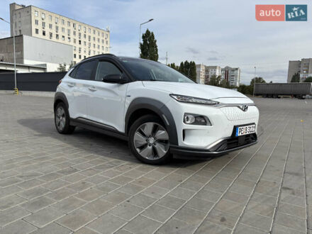 Хендай Kona 2019 в Черкассах на Automoto.ua Белый Хендай Kona, объемом двигателя 0 л и пробегом 99 тыс. км за 18161 $, фото 1 на Automoto.ua