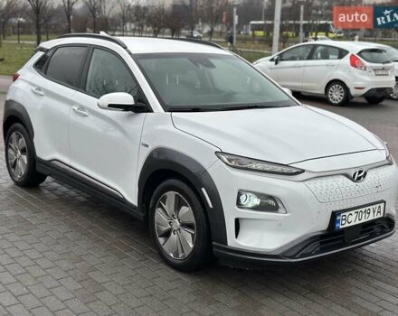 Белый Хендай Kona, объемом двигателя 0 л и пробегом 121 тыс. км за 16000 $, фото 1 на Automoto.ua