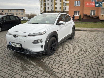 Білий Хендай Kona, об'ємом двигуна 0 л та пробігом 155 тис. км за 16500 $, фото 1 на Automoto.ua