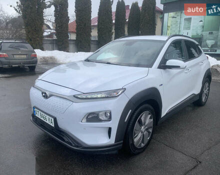 Белый Хендай Kona, объемом двигателя 0 л и пробегом 141 тыс. км за 16600 $, фото 1 на Automoto.ua