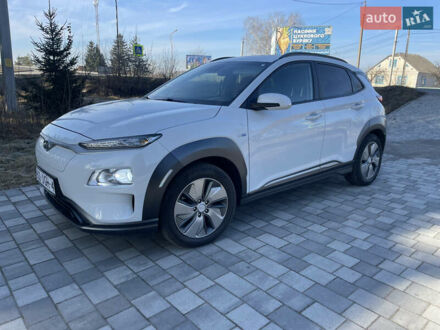 Хендай Kona 2019 у Старокостянтинів на Automoto.ua Білий Хендай Kona, об'ємом двигуна 0 л та пробігом 103 тис. км за 16900 $, фото 1 на Automoto.ua