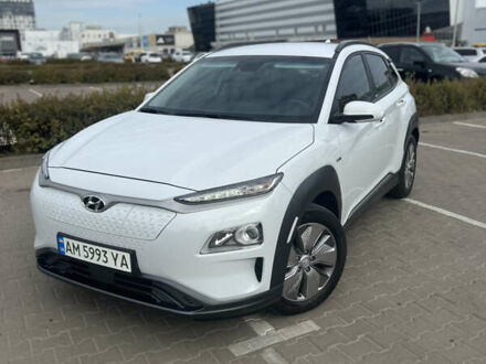Білий Хендай Kona, об'ємом двигуна 0 л та пробігом 102 тис. км за 15500 $, фото 1 на Automoto.ua