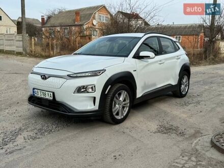 Белый Хендай Kona, объемом двигателя 0 л и пробегом 70 тыс. км за 17100 $, фото 1 на Automoto.ua