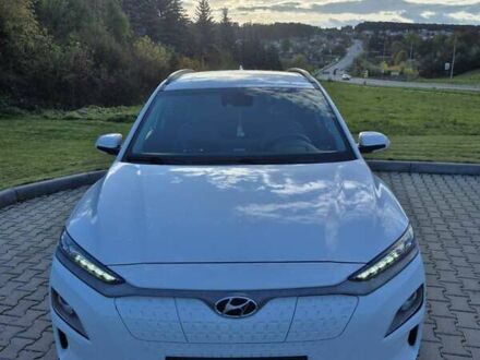 Хендай Kona 2020 в Тернополе на Automoto.ua Белый Хендай Kona, объемом двигателя 0 л и пробегом 98 тыс. км за 17200 $, фото 1 на Automoto.ua