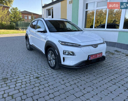 Белый Хендай Kona, объемом двигателя 0 л и пробегом 92 тыс. км за 17499 $, фото 1 на Automoto.ua