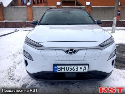 Хендай Kona 2020 у Ромнах на Automoto.ua Білий Хендай Kona, об'ємом двигуна 0 л та пробігом 73 тис. км за 16700 $, фото 1 на Automoto.ua