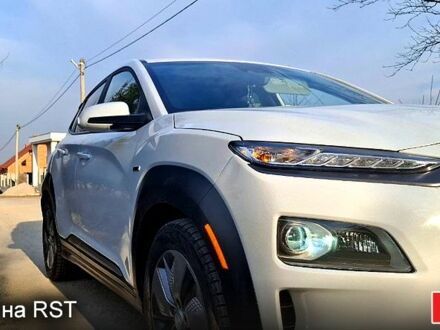 Хендай Kona 2020 в Тернополе на Automoto.ua Белый Хендай Kona, объемом двигателя 0 л и пробегом 58 тыс. км за 18500 $, фото 1 на Automoto.ua