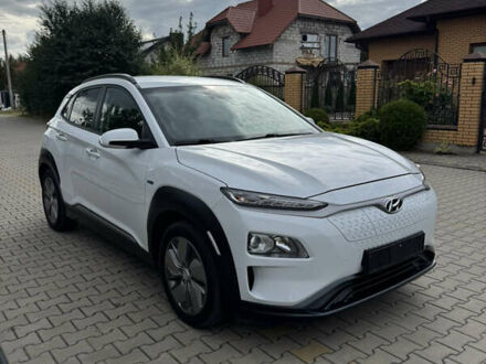 Білий Хендай Kona, об'ємом двигуна 0 л та пробігом 120 тис. км за 16700 $, фото 1 на Automoto.ua
