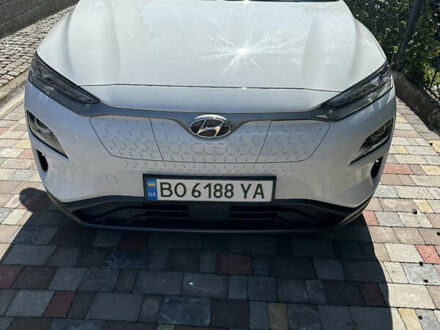 Хендай Kona 2020 в Тернополе на Automoto.ua Белый Хендай Kona, объемом двигателя 0 л и пробегом 59 тыс. км за 19003 $, фото 1 на Automoto.ua