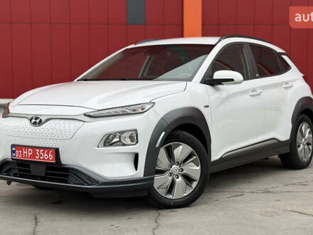 Белый Хендай Kona, объемом двигателя 0 л и пробегом 70 тыс. км за 16950 $, фото 1 на Automoto.ua