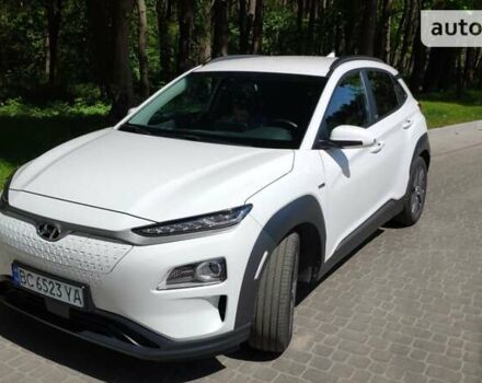 Білий Хендай Kona, об'ємом двигуна 0 л та пробігом 54 тис. км за 20500 $, фото 1 на Automoto.ua