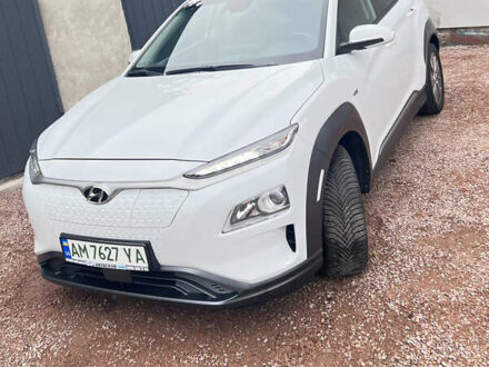 Белый Хендай Kona, объемом двигателя 0 л и пробегом 47 тыс. км за 17300 $, фото 1 на Automoto.ua