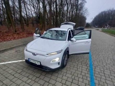 Білий Хендай Kona, об'ємом двигуна 0 л та пробігом 93 тис. км за 18950 $, фото 1 на Automoto.ua