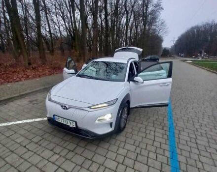 Білий Хендай Kona, об'ємом двигуна 0 л та пробігом 93 тис. км за 18950 $, фото 1 на Automoto.ua