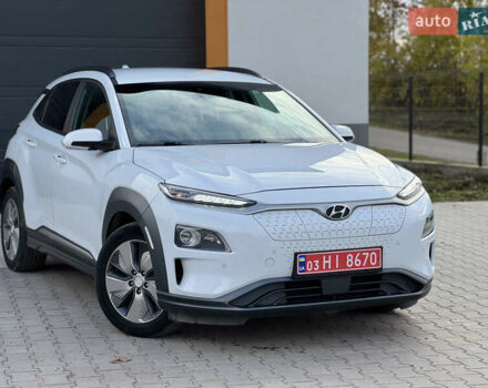 Белый Хендай Kona, объемом двигателя 0 л и пробегом 87 тыс. км за 17200 $, фото 1 на Automoto.ua