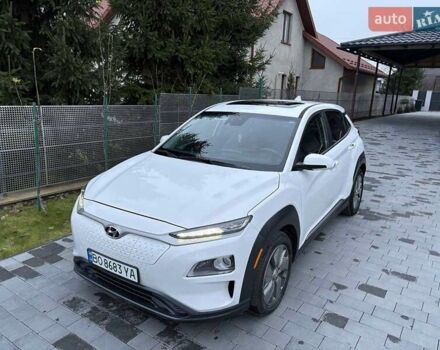 Білий Хендай Kona, об'ємом двигуна 0 л та пробігом 65 тис. км за 16900 $, фото 1 на Automoto.ua