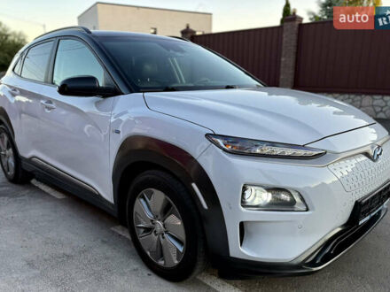 Белый Хендай Kona, объемом двигателя 0 л и пробегом 100 тыс. км за 16300 $, фото 1 на Automoto.ua