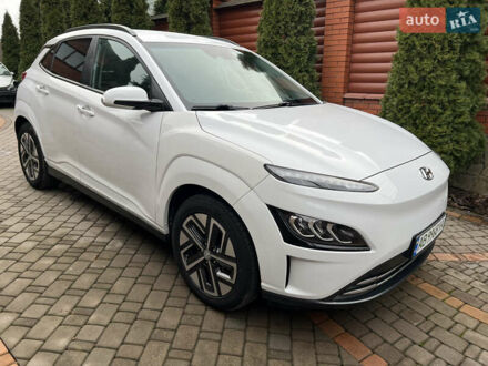 Белый Хендай Kona, объемом двигателя 0 л и пробегом 44 тыс. км за 17800 $, фото 1 на Automoto.ua