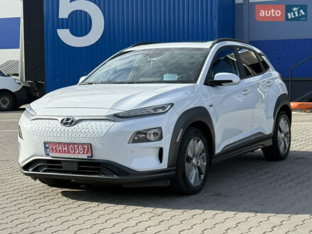 Хендай Kona 2021 у Рівному на Automoto.ua Білий Хендай Kona, об'ємом двигуна 0 л та пробігом 55 тис. км за 19950 $, фото 1 на Automoto.ua