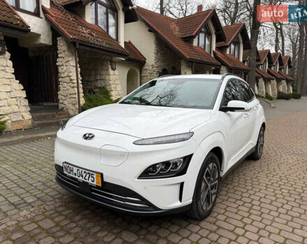 Белый Хендай Kona, объемом двигателя 0 л и пробегом 65 тыс. км за 17400 $, фото 1 на Automoto.ua