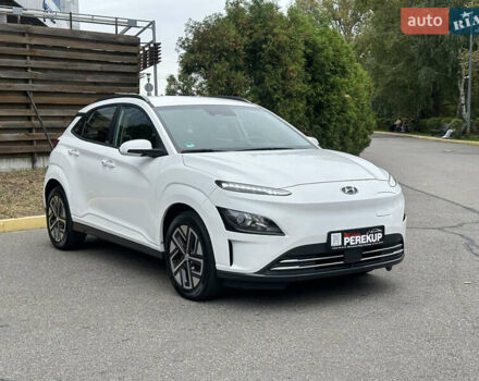Белый Хендай Kona, объемом двигателя 0 л и пробегом 27 тыс. км за 17499 $, фото 1 на Automoto.ua