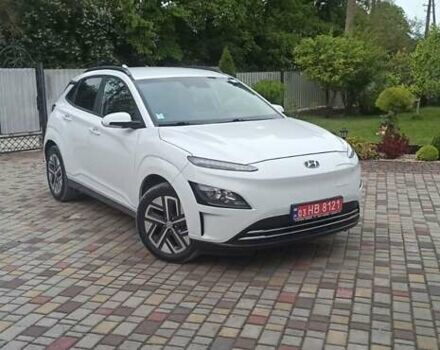 Белый Хендай Kona, объемом двигателя 0 л и пробегом 40 тыс. км за 16500 $, фото 1 на Automoto.ua