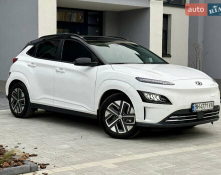 Белый Хендай Kona, объемом двигателя 0 л и пробегом 28 тыс. км за 18700 $, фото 1 на Automoto.ua