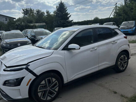 Белый Хендай Kona, объемом двигателя 0 л и пробегом 94 тыс. км за 14999 $, фото 1 на Automoto.ua