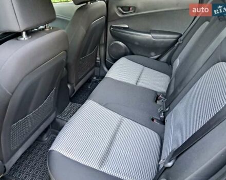 Черный Хендай Kona, объемом двигателя 2 л и пробегом 171 тыс. км за 15200 $, фото 12 на Automoto.ua
