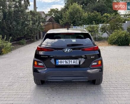 Черный Хендай Kona, объемом двигателя 2 л и пробегом 171 тыс. км за 15200 $, фото 3 на Automoto.ua