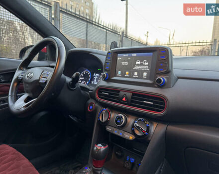 Черный Хендай Kona, объемом двигателя 2 л и пробегом 80 тыс. км за 11200 $, фото 10 на Automoto.ua