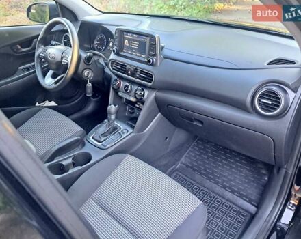 Черный Хендай Kona, объемом двигателя 2 л и пробегом 171 тыс. км за 15200 $, фото 11 на Automoto.ua