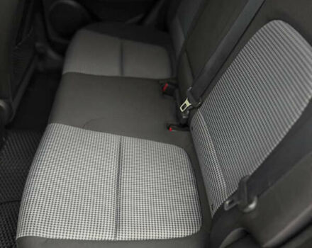 Черный Хендай Kona, объемом двигателя 2 л и пробегом 121 тыс. км за 13699 $, фото 14 на Automoto.ua