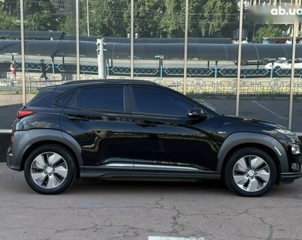 Чорний Хендай Kona, об'ємом двигуна 0 л та пробігом 40 тис. км за 17900 $, фото 1 на Automoto.ua