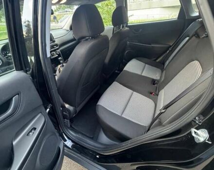 Чорний Хендай Kona, об'ємом двигуна 2 л та пробігом 70 тис. км за 17800 $, фото 3 на Automoto.ua