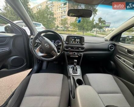 Чорний Хендай Kona, об'ємом двигуна 2 л та пробігом 70 тис. км за 17800 $, фото 4 на Automoto.ua