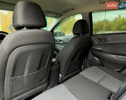 Черный Хендай Kona, объемом двигателя 2 л и пробегом 121 тыс. км за 13699 $, фото 13 на Automoto.ua