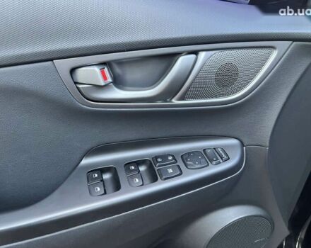 Чорний Хендай Kona, об'ємом двигуна 0 л та пробігом 40 тис. км за 17900 $, фото 18 на Automoto.ua