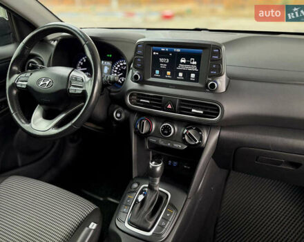 Черный Хендай Kona, объемом двигателя 2 л и пробегом 121 тыс. км за 13699 $, фото 23 на Automoto.ua